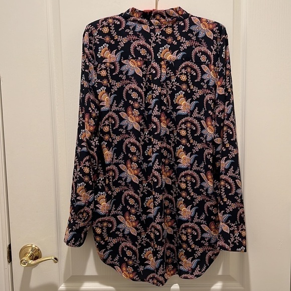 LOFT Garden Pintucked Tunic Blouse Floral size: Small - Picture 8 of 8